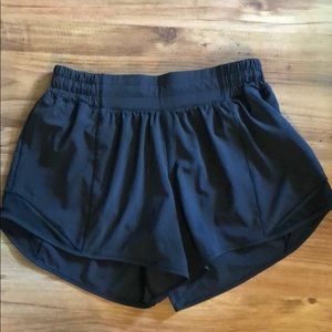 Lululemon hotty hot short 4”